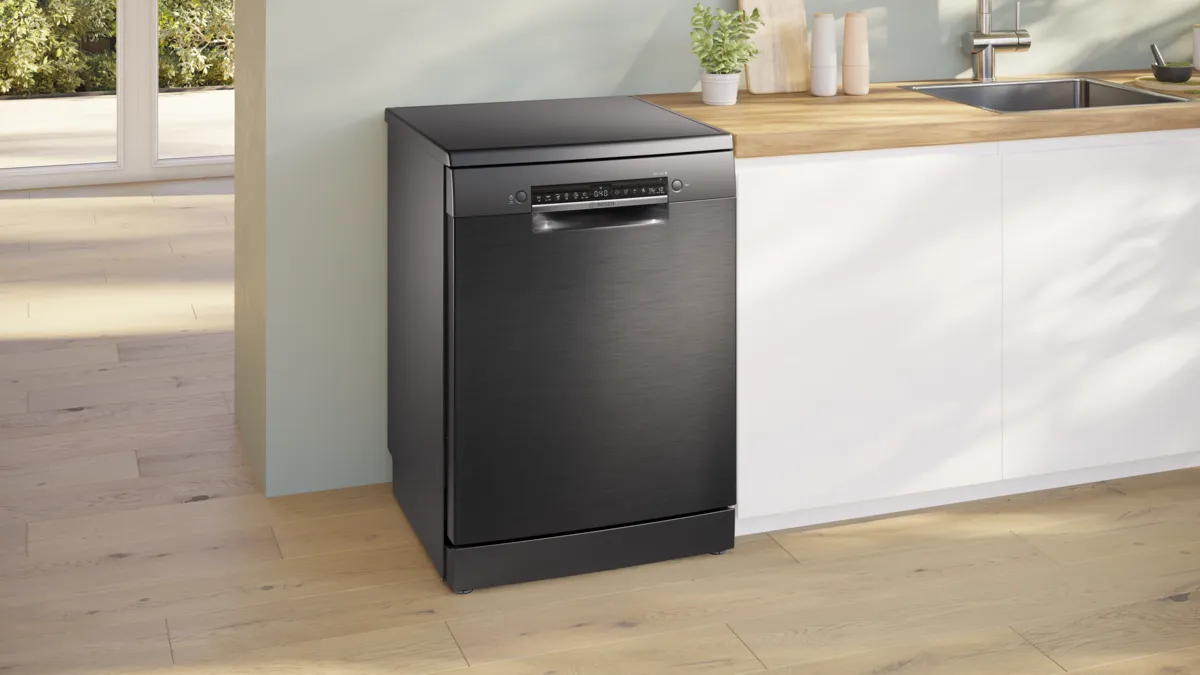 BOSCH Series 4 free-standing dishwasher, 14 Place Setting, Brushed black steel anti-fingerprint, SMS4HMC25M - Image 2