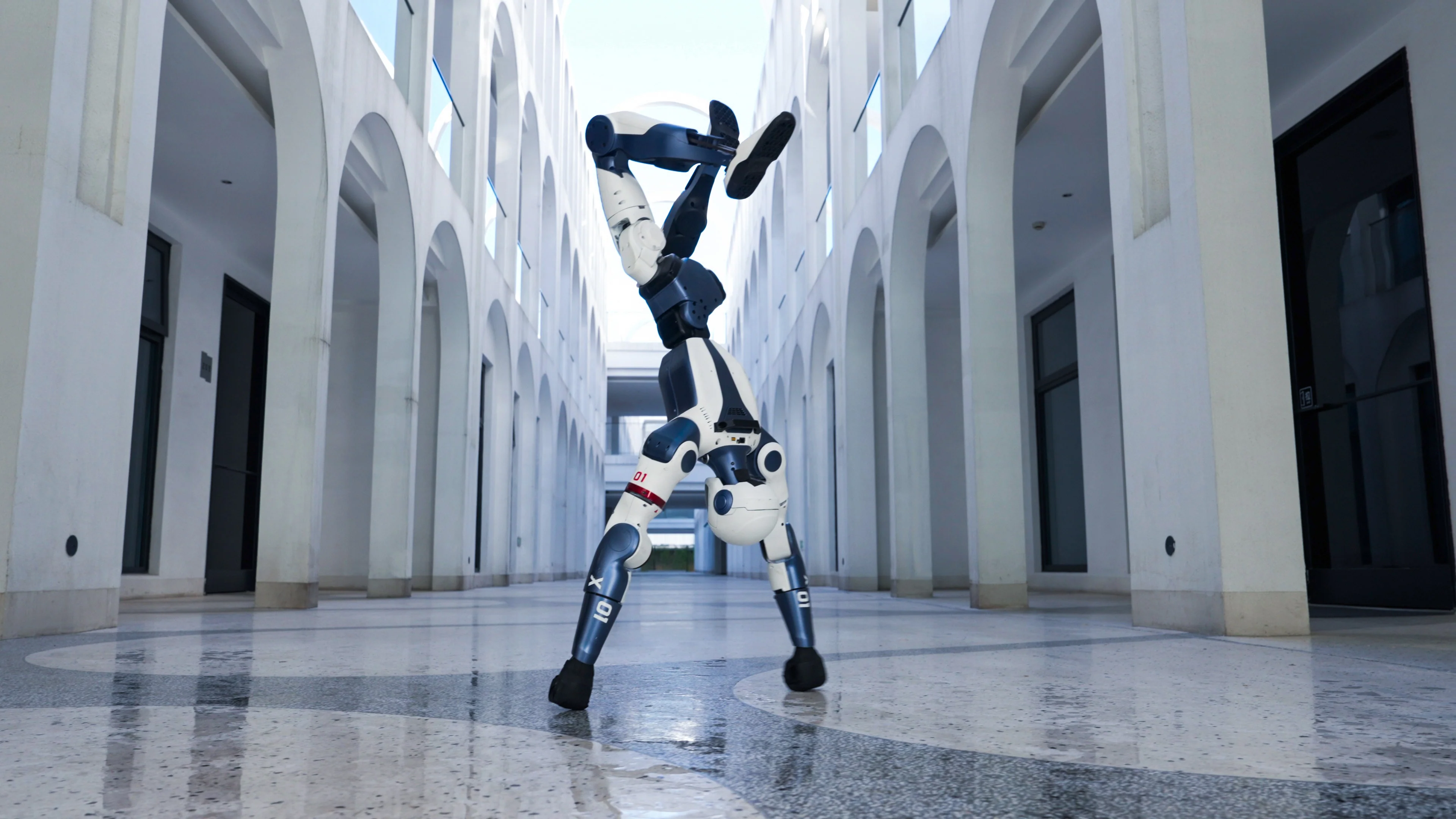 Unitree R1 Humanoid Robot – AI Humanoid Companion Robot - Image 4